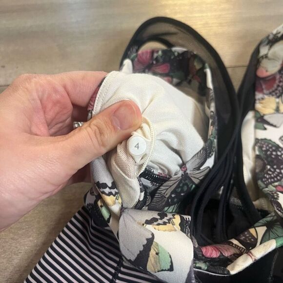 Lululemon Black Built in‎ Bra Athletic Tank Top Women 4/Small D-28 - Picture 6 of 6